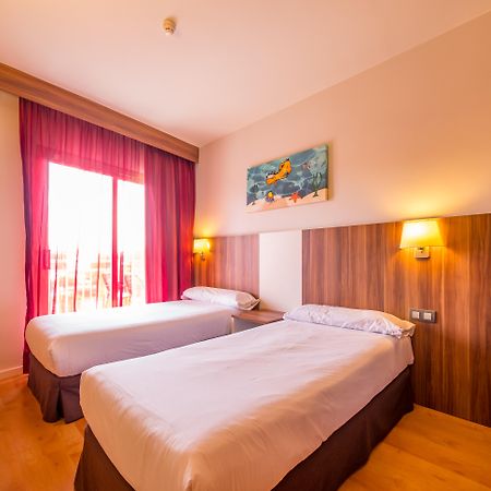 Golden Avenida Family Suites 4* Salou Kültér fotó