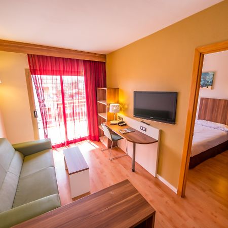 Golden Avenida Family Suites 4* Salou Kültér fotó