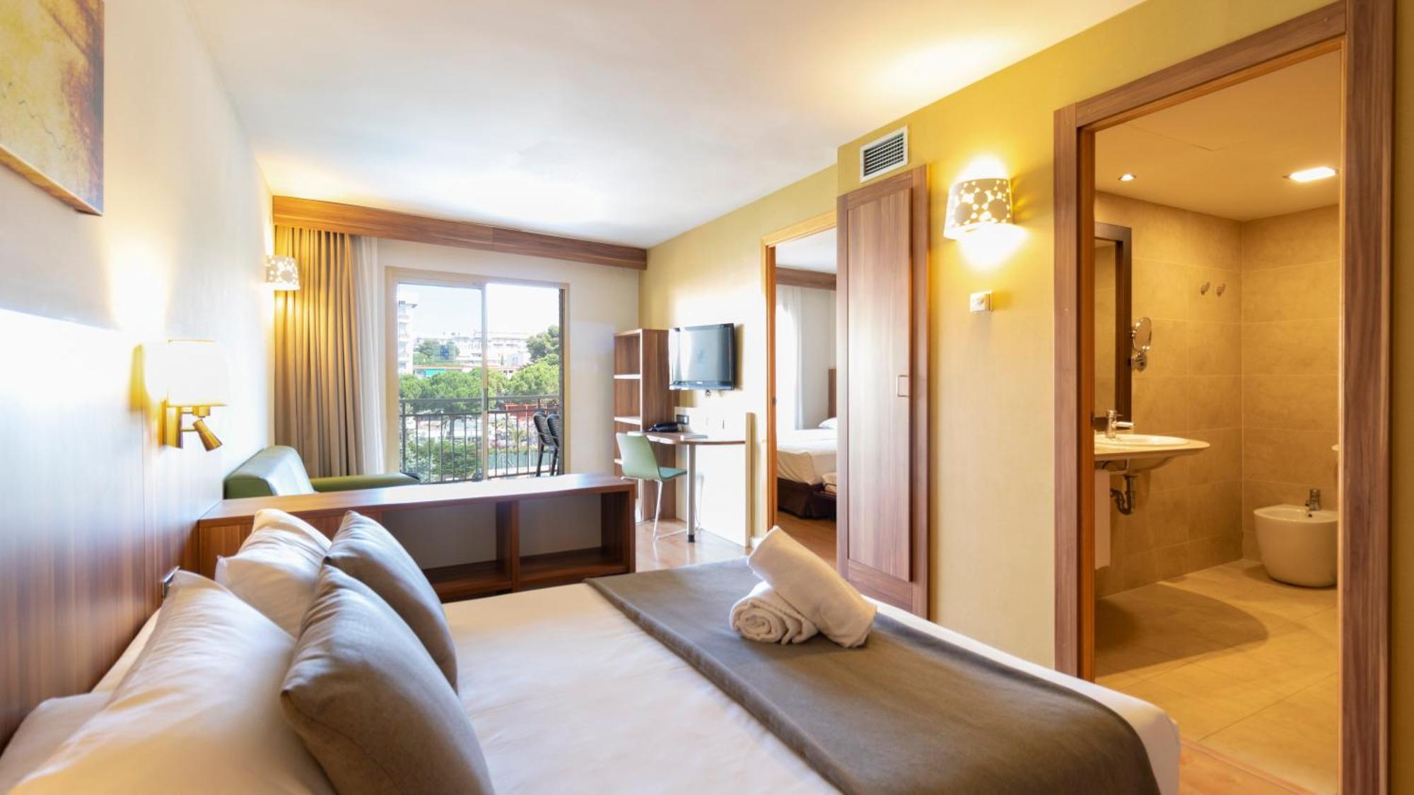 Golden Avenida Family Suites 4* Salou Kültér fotó