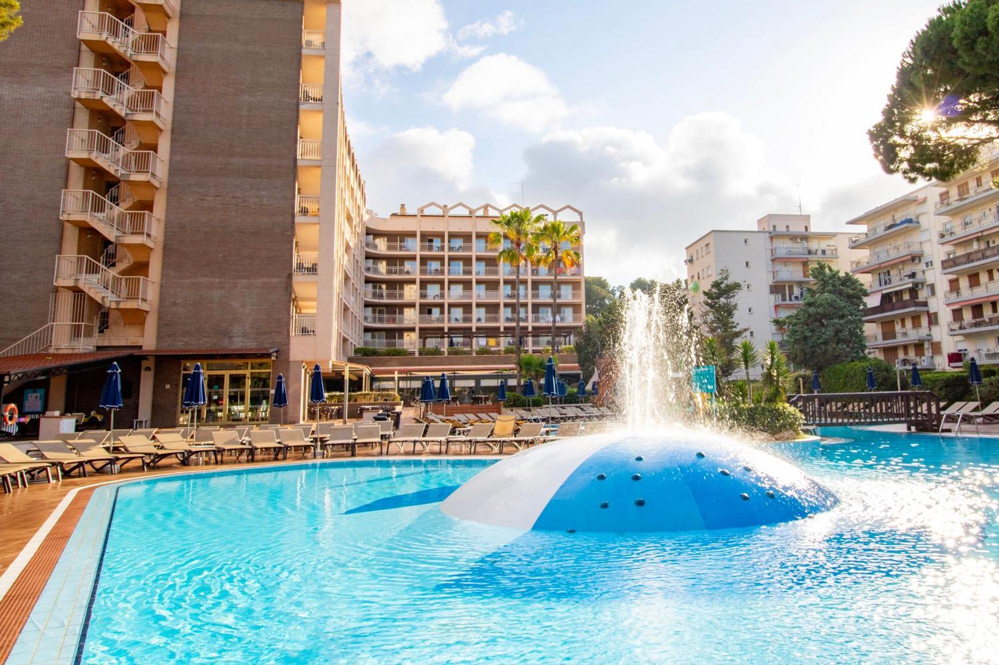 Golden Avenida Family Suites 4* Salou Kültér fotó