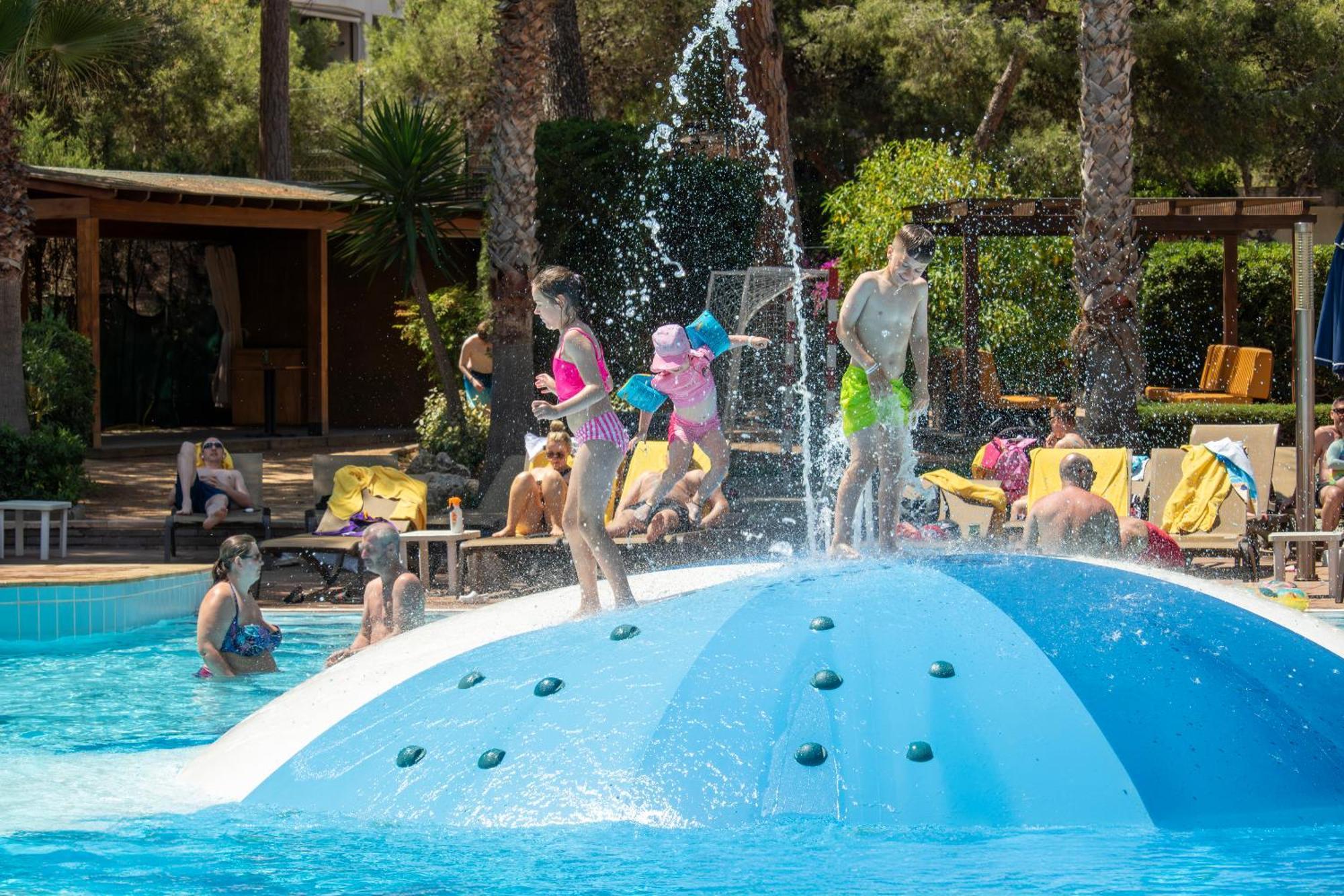 Golden Avenida Family Suites 4* Salou Kültér fotó